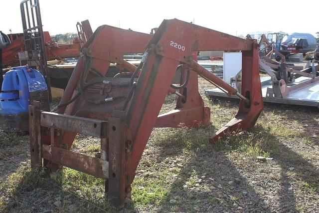 Image of International Harvester 2200 equipment image 2