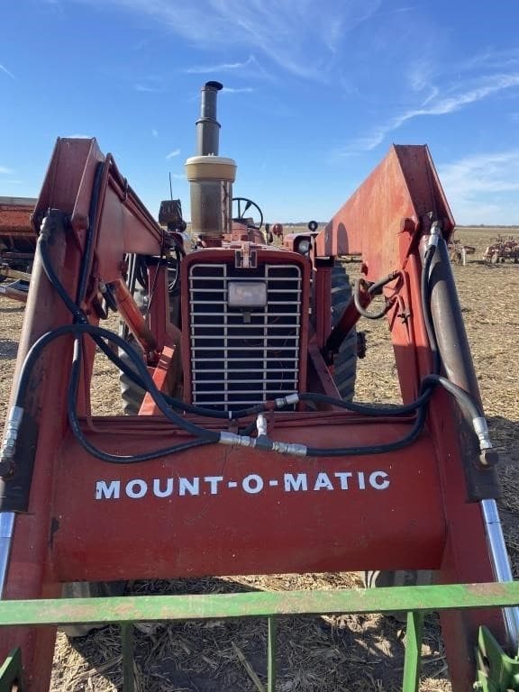 Image of International Harvester 2350 equipment image 1