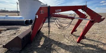 Main image International Harvester 2350