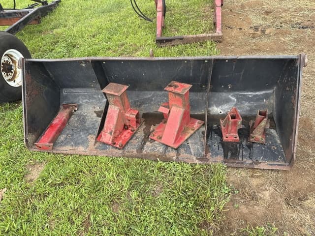 Image of International Harvester 2355 equipment image 4