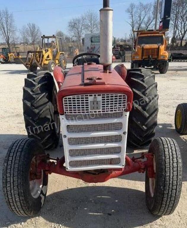 Image of International Harvester 240 equipment image 4