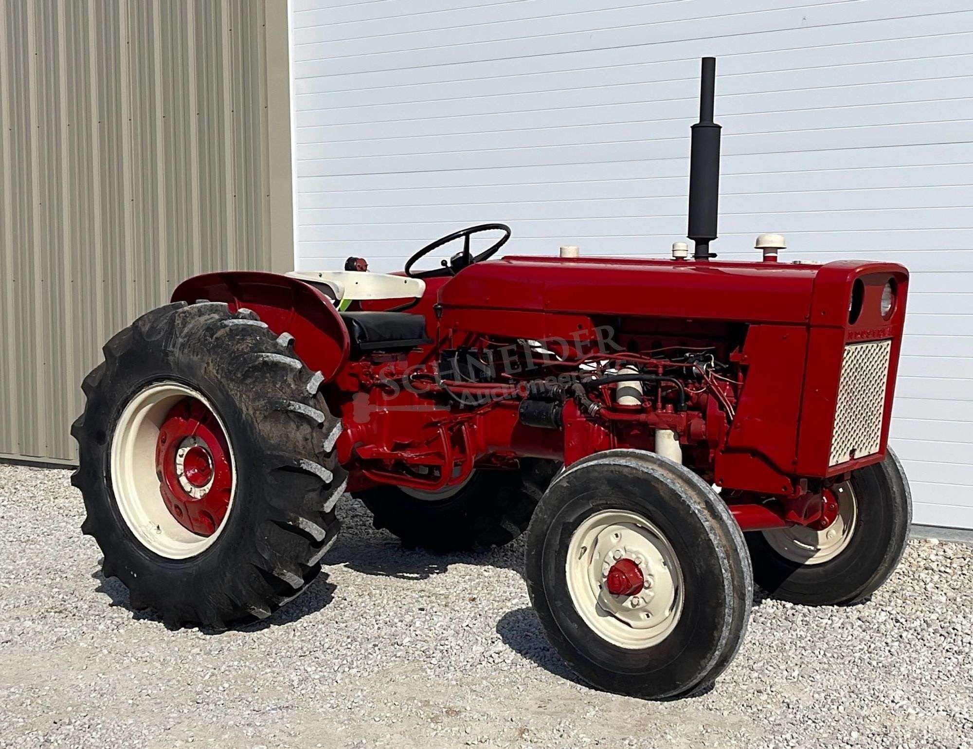 Main image International Harvester 2404