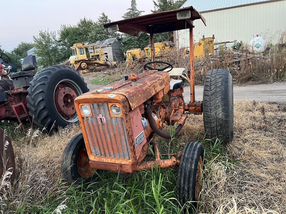 Main image International Harvester 2404