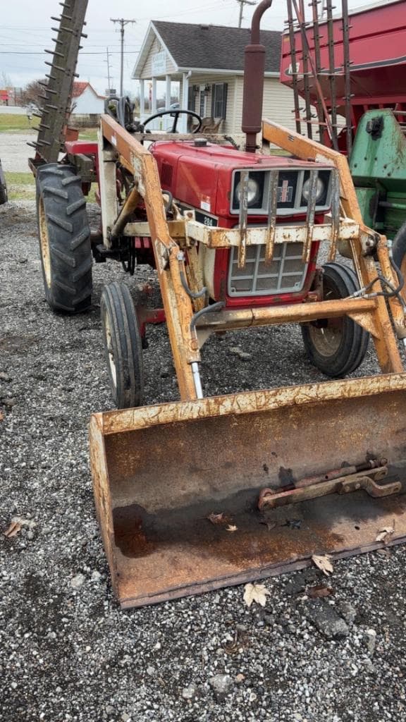 Image of International Harvester 284 Image 0