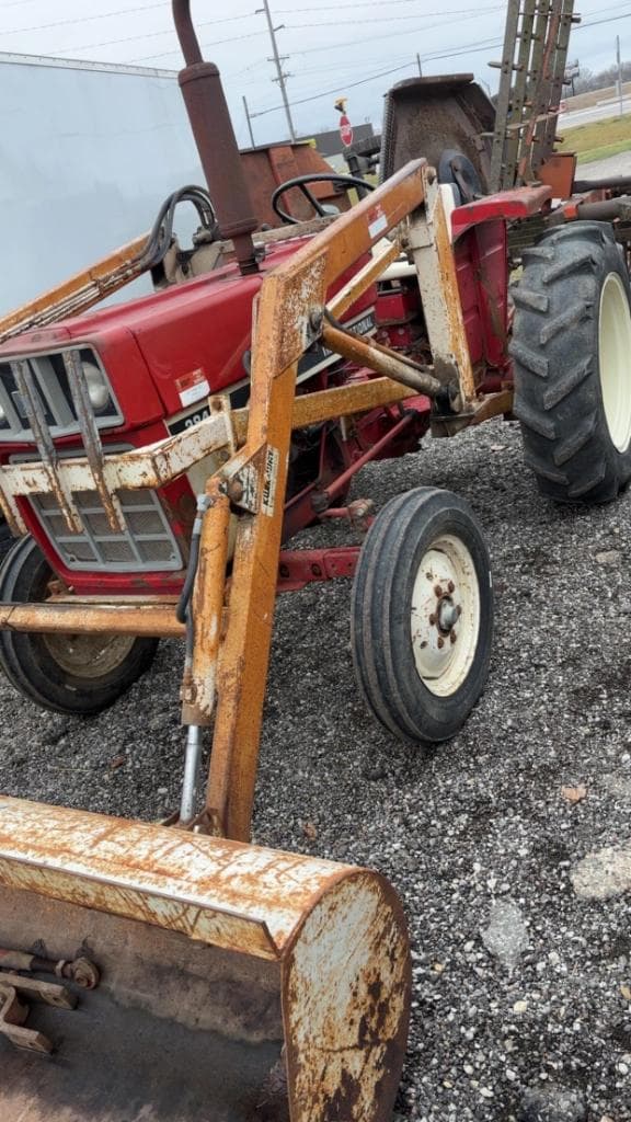 Image of International Harvester 284 Image 1