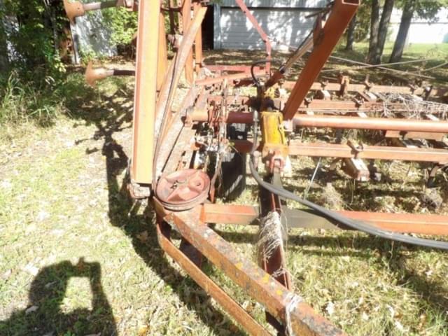 Image of International Harvester Vibra Shank equipment image 2