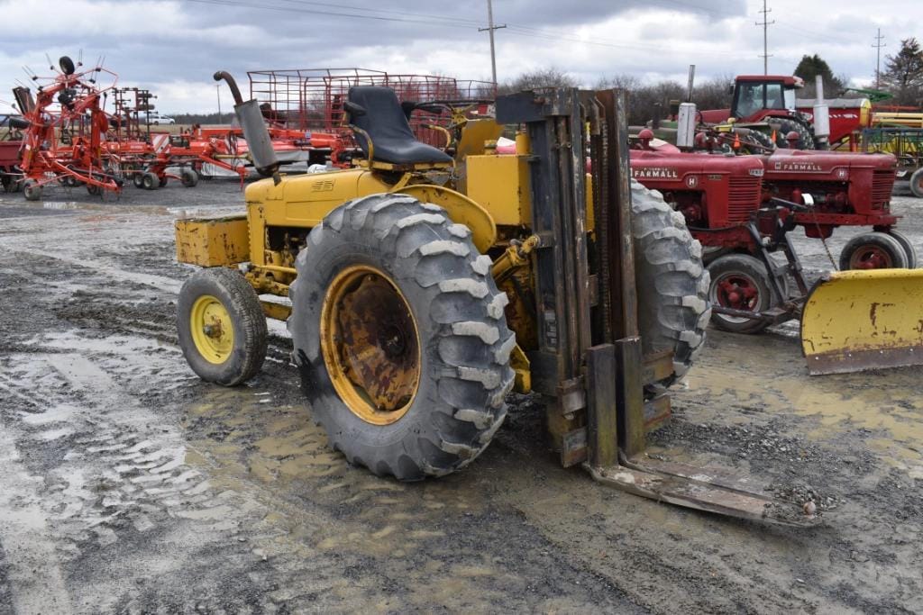 International Harvester 300 Equipment Image0