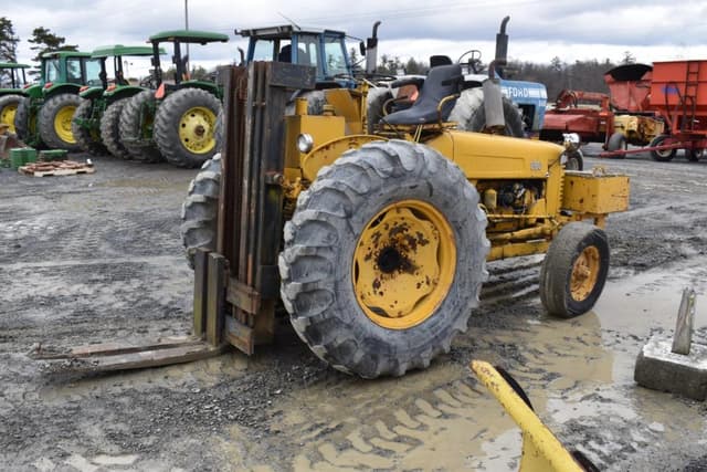 Image of International Harvester 300 equipment image 1