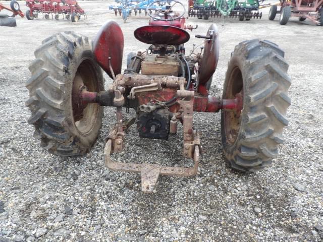 Image of International Harvester 300 Image 1