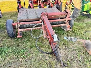 Main image International Harvester 33