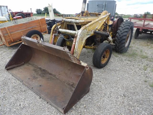 Image of International Harvester 340 Image 1