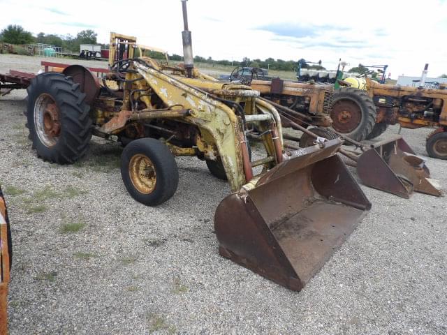 Image of International Harvester 340 Image 0