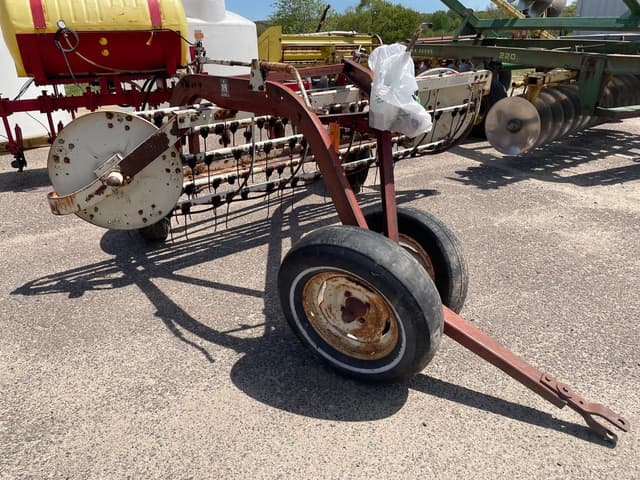 Image of International Harvester 35 equipment image 3