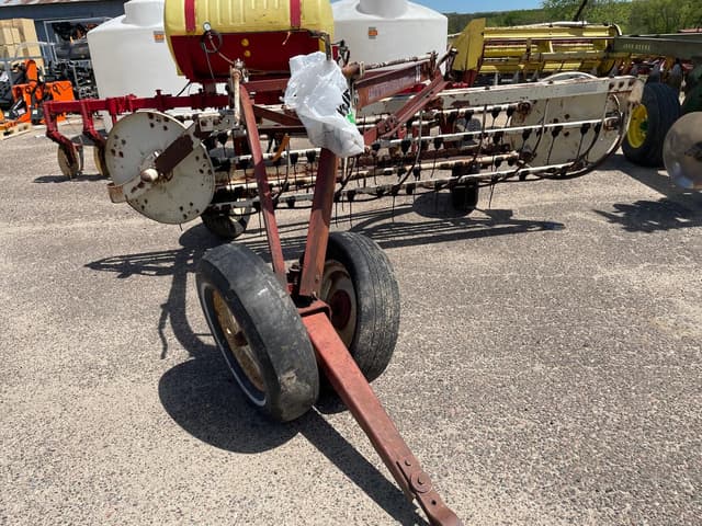 Image of International Harvester 35 equipment image 2