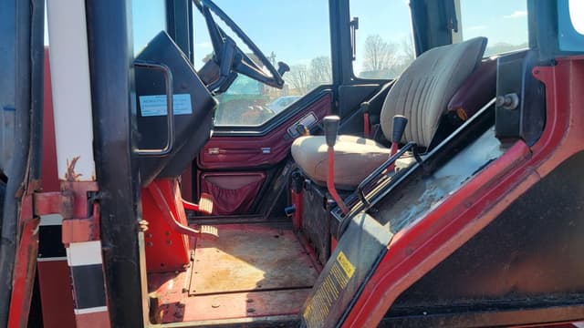 Image of International Harvester 3588 equipment image 2