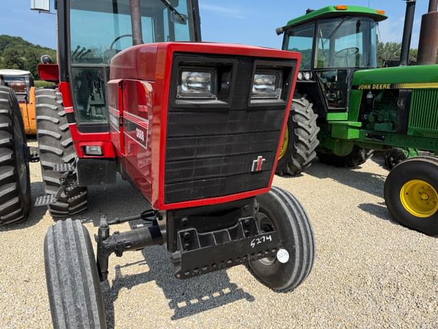 Image of International Harvester 3688 equipment image 1