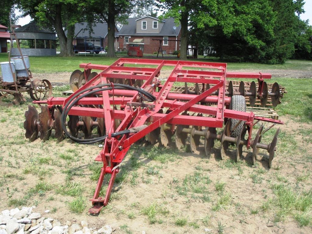 Main image International Harvester 37