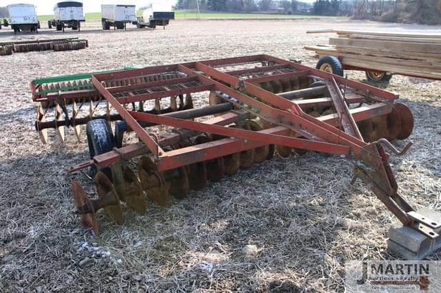 Image of International Harvester 370 equipment image 1