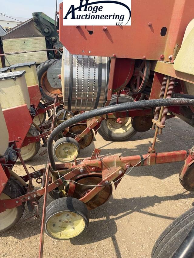 Image of International Harvester 400 Cyclo equipment image 4