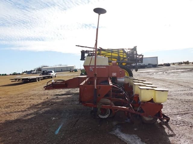 Image of International Harvester 400 Cyclo equipment image 3