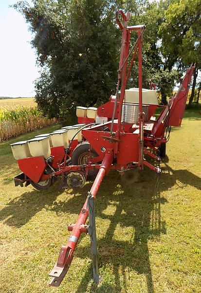 Image of International Harvester 400 equipment image 1