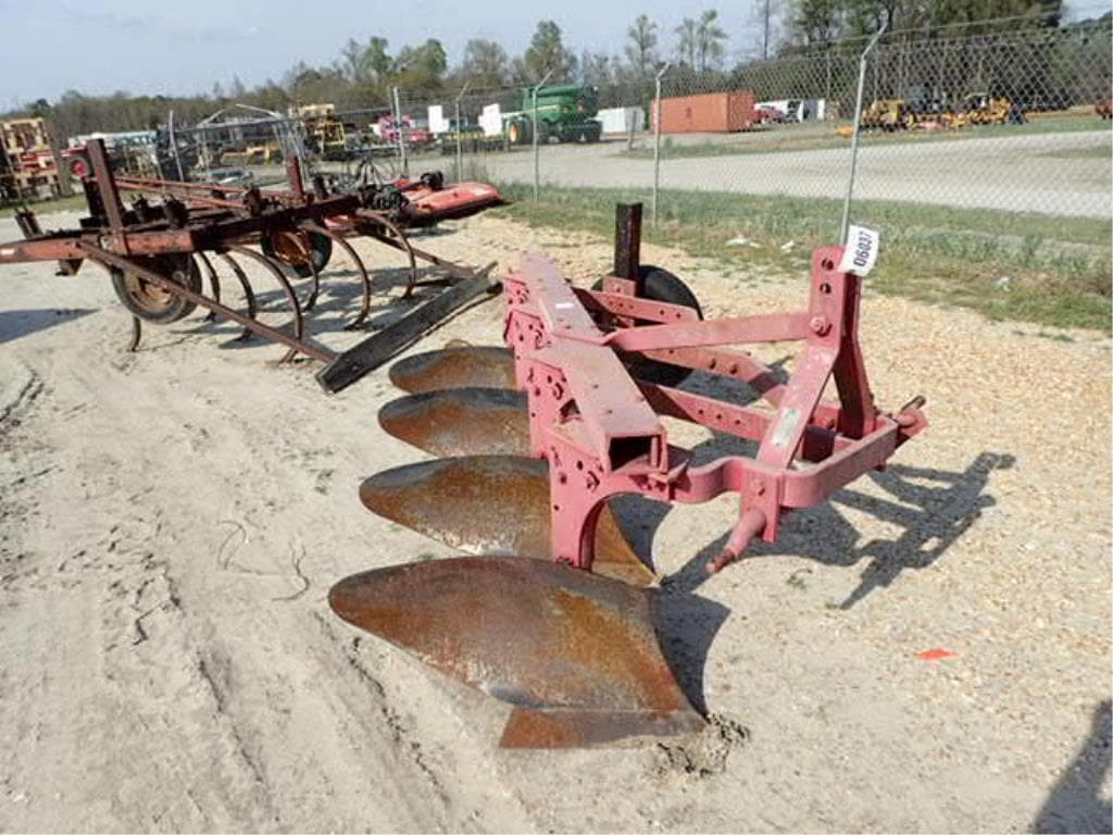 Image of International Harvester 420 Primary image