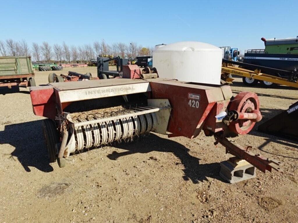 Image of International Harvester 420 Primary image