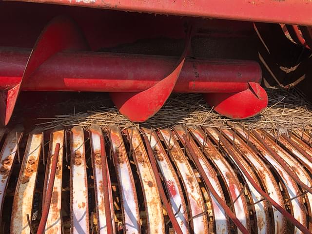 Image of International Harvester 435 equipment image 3