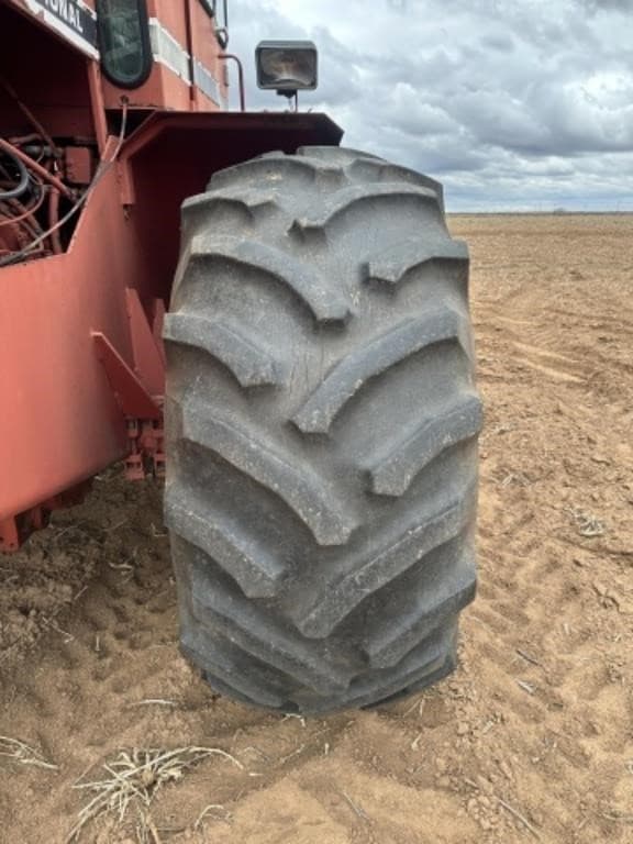 Image of International Harvester 4386 equipment image 4