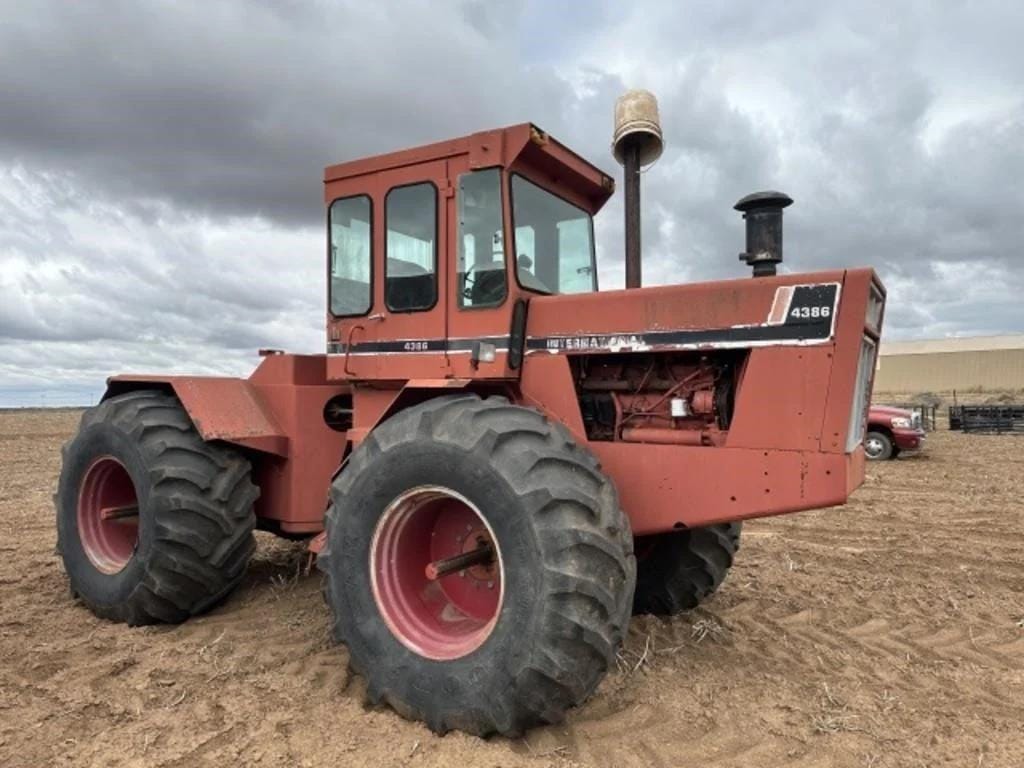 International Harvester 4386 Equipment Image0
