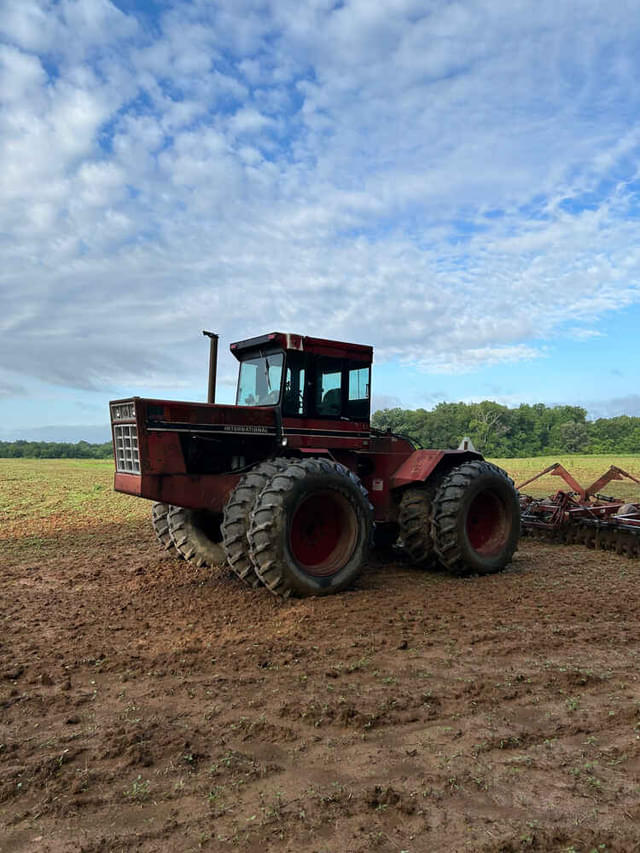 Image of International Harvester 4386 equipment image 1