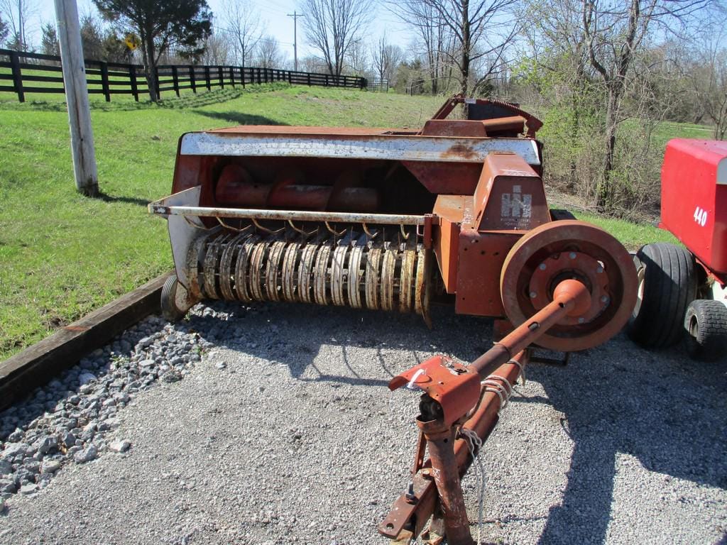 Main image International Harvester 440