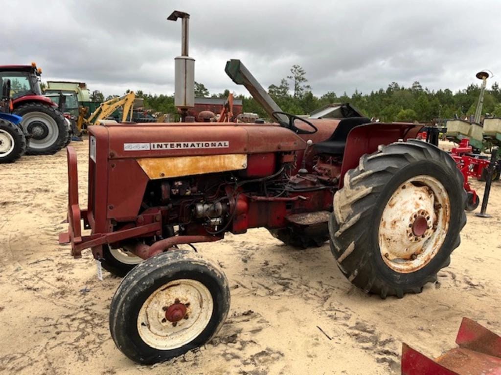 Main image International Harvester 444