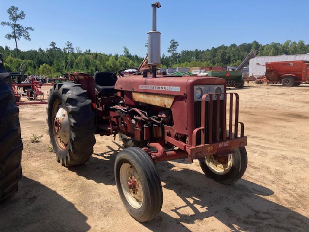 Main image International Harvester 444