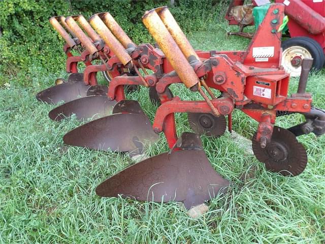 Image of International Harvester 450 equipment image 1