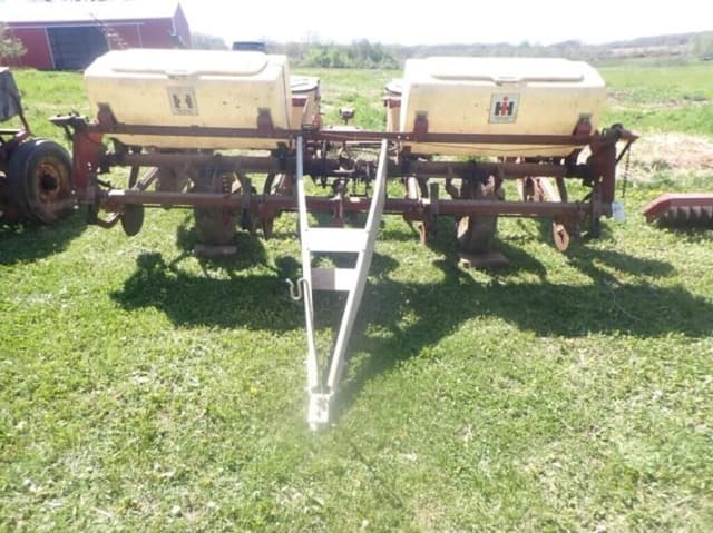 Image of International Harvester 456 equipment image 1