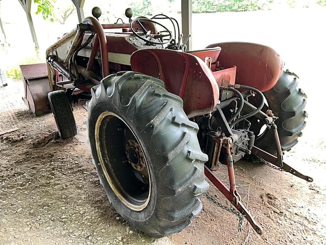 Image of International Harvester 460 equipment image 1