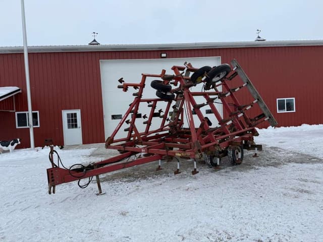 Image of International Harvester 4600 equipment image 1