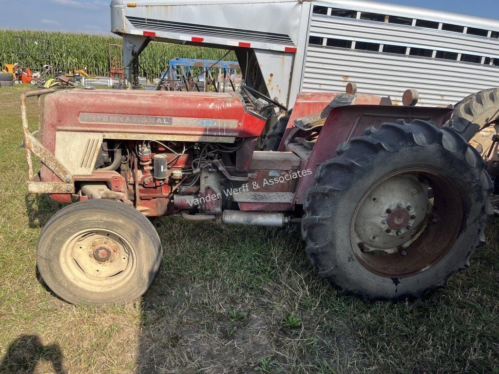 Main image International Harvester 464