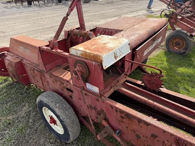 Image of International Harvester 47 equipment image 4
