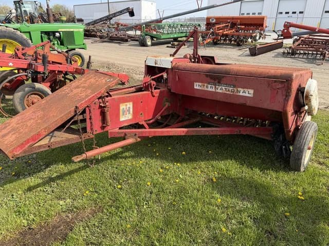 Image of International Harvester 47 equipment image 2