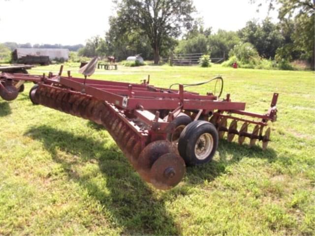 Image of International Harvester 470 equipment image 1