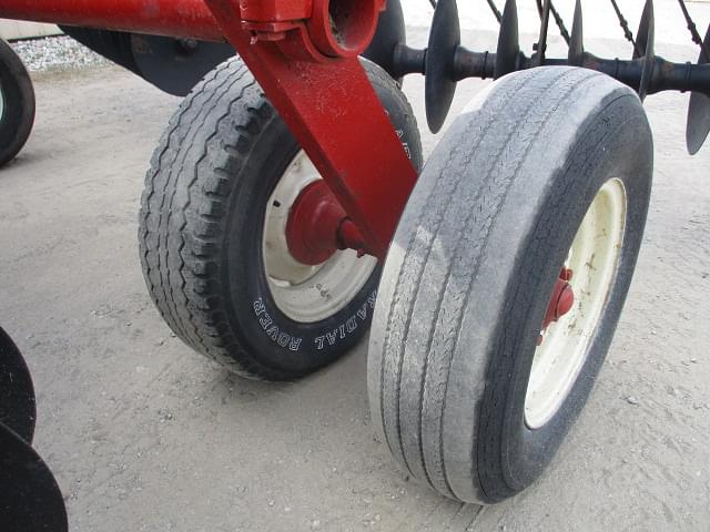 Image of International Harvester 470 equipment image 3