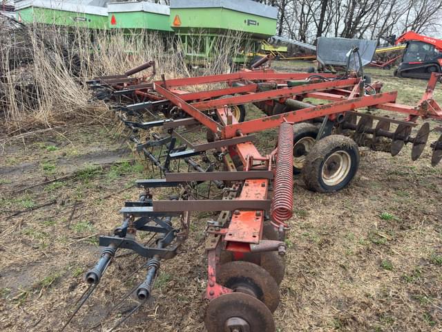 Image of International Harvester 470 equipment image 2