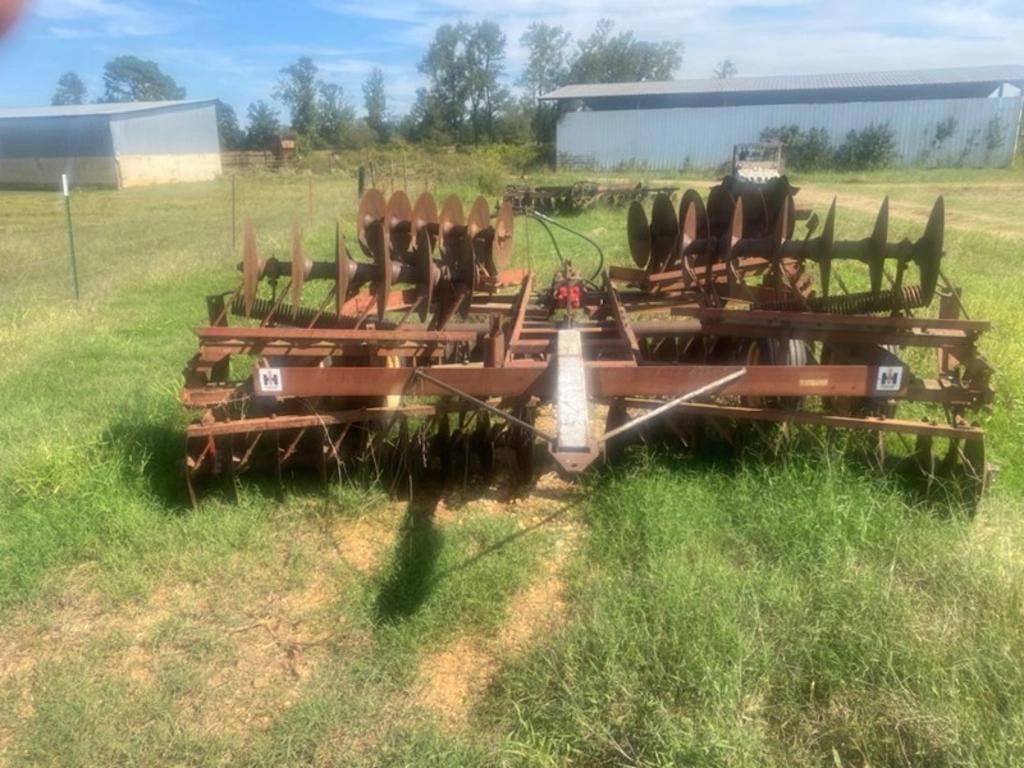 SOLD - International Harvester 470 Lot No. 1010975 Tillage with 20 ft ...