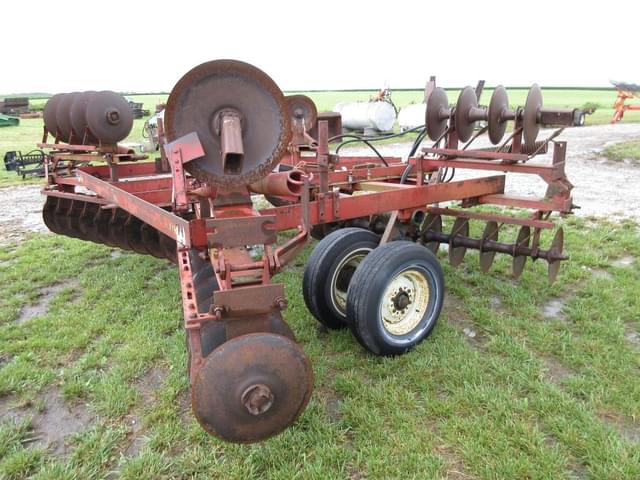 Image of International Harvester 470 equipment image 3