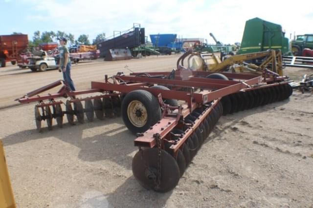 Image of International Harvester 470 equipment image 3
