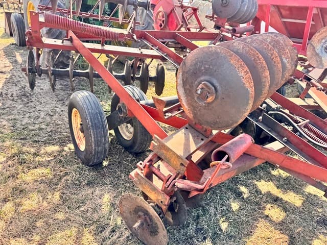 Image of International Harvester 470 equipment image 4