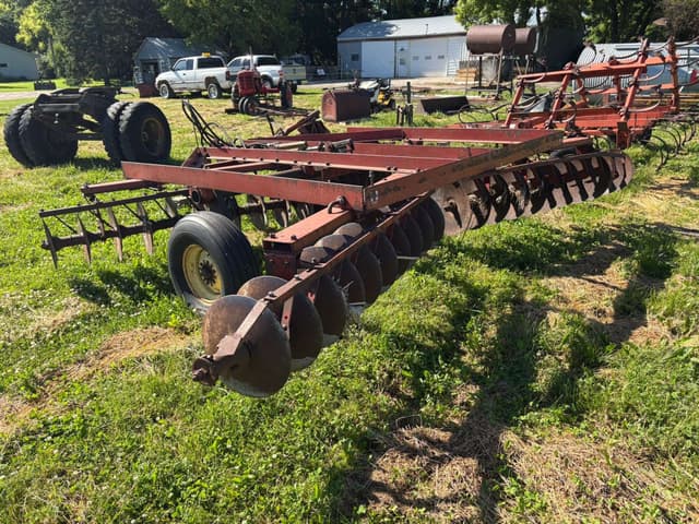 Image of International Harvester 470 equipment image 4