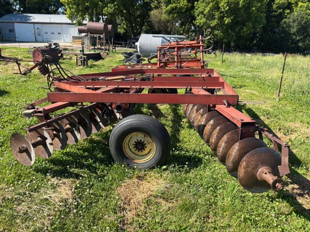 Image of International Harvester 470 equipment image 3